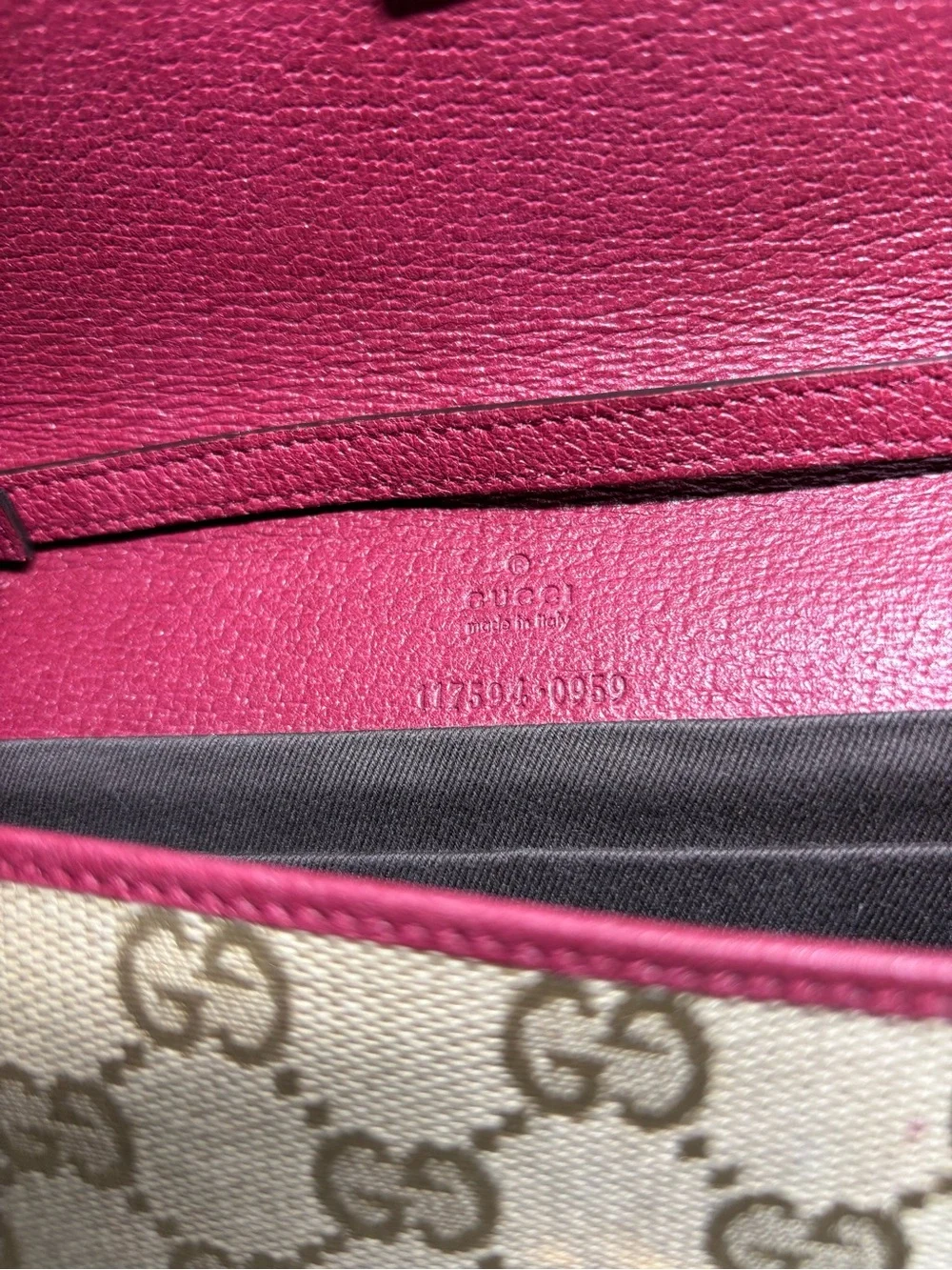 Gucci Beige GG Canvas Continental Crossbody bagwith Burgundy Trim and Bamboo Bar - Picture 7 of 9